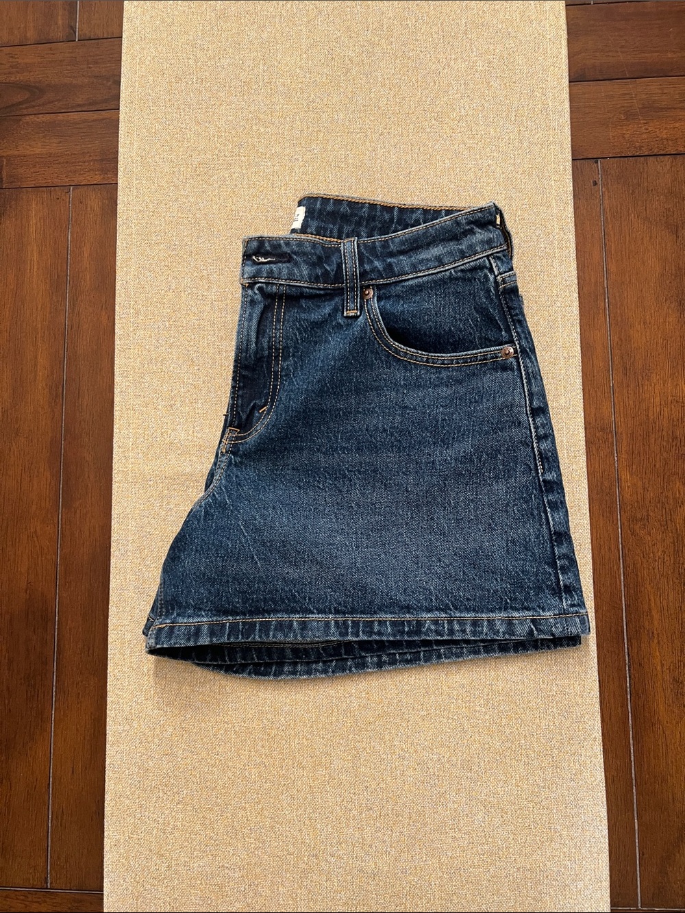 ❤️ Abercrombie & Fitch The A- Line Short Mid-Rise Curve Dark Blue Denim - Picture 5 of 6
